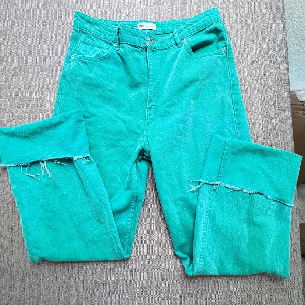 Zara Women Kelly Green High Waisted Wide Leg Raw Hem Jeans Size 12